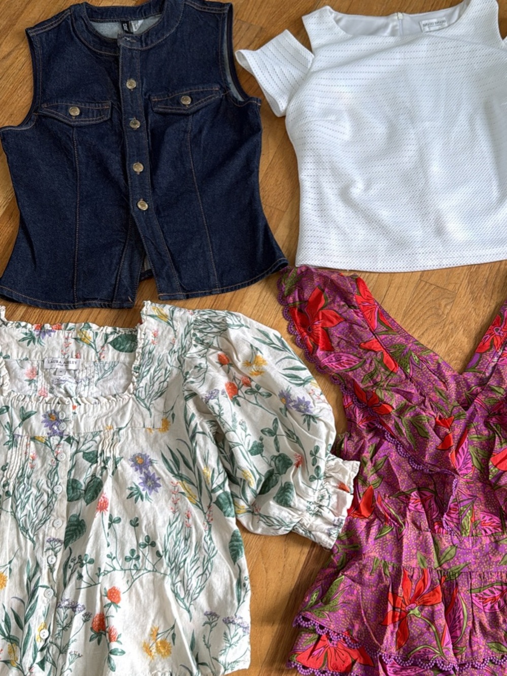 Women’s Teen’s tops blouse bundle size small